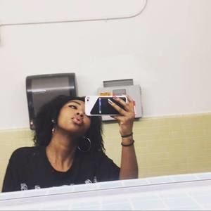 Meet your Posher, Paris